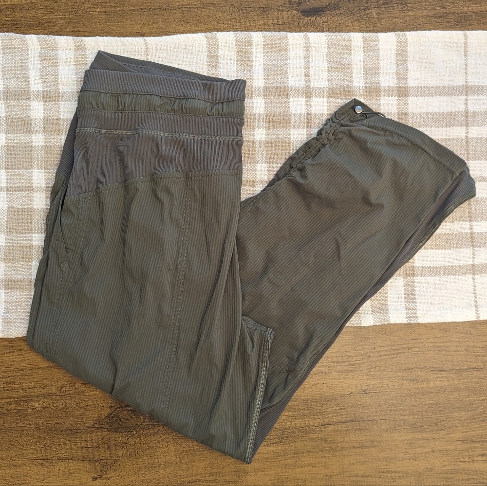 Lululemon Dance Studio Mid-Rise Cropped Pant